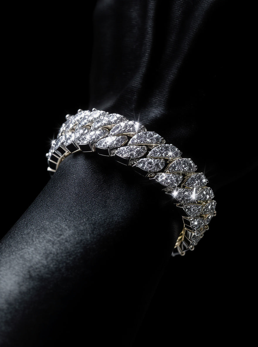OFF VVS bracelets collection