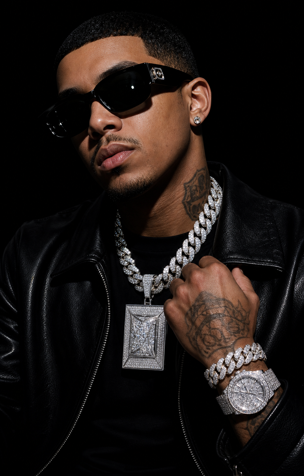 Luxury hip-hop jewelry customer wearing iced VVS moissanite chain